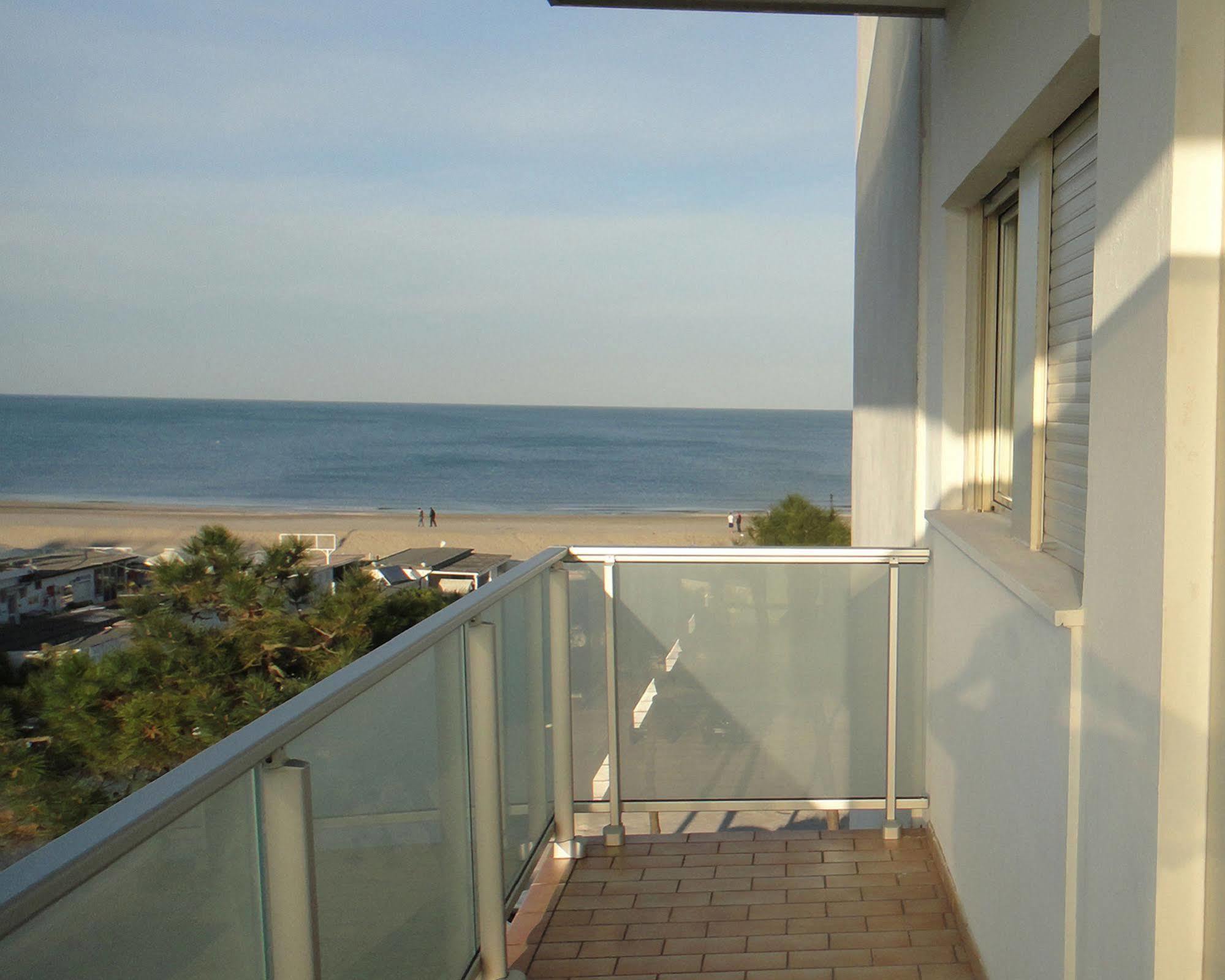 Hotel Caesar Bed And Breakfast มิลาโน แมริตทิมา ภายนอก รูปภาพ