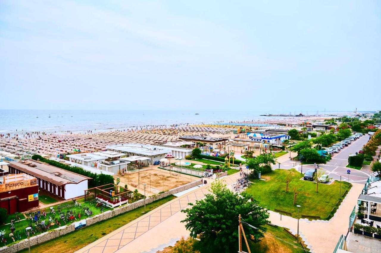 Hotel Caesar Bed And Breakfast มิลาโน แมริตทิมา ภายนอก รูปภาพ