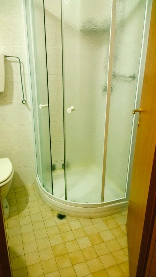 Hotel Caesar Bed And Breakfast มิลาโน แมริตทิมา ภายนอก รูปภาพ